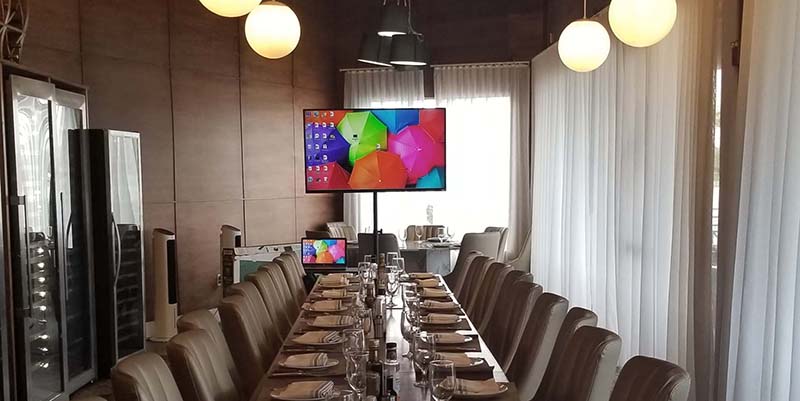 How to Choose the Right Projector for Your Event